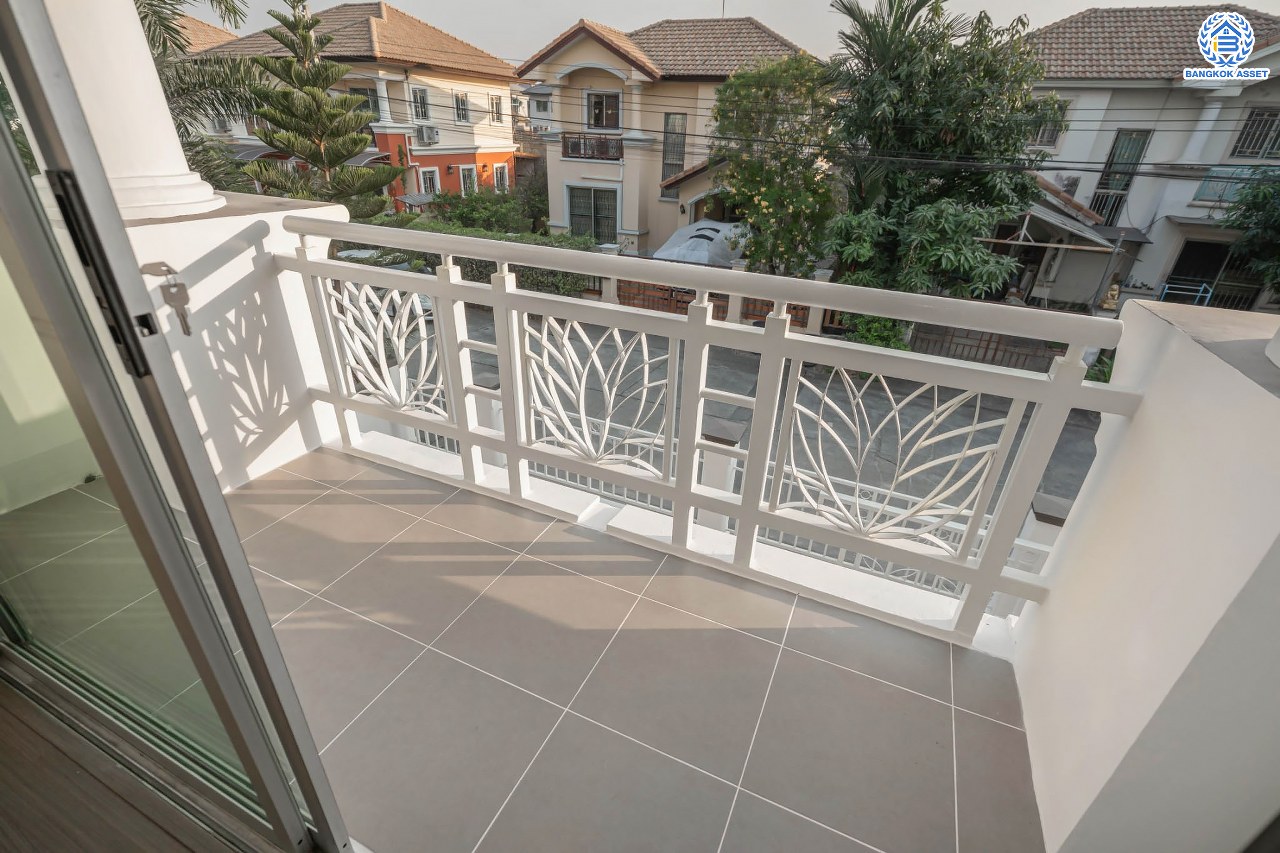 บ้านมือสองตกแต่งใหม่ โครงการ พฤกษาวิลเลจ5 บางใหญ่ เนื้อที่ 51.8 ตร.ว. ฟังก์ชัน 3 ห้องนอน 2 ห้องน้ำ จอดรถได้ 1 คัน เปลี่ยนระบบสุขาภิบาลใหม่ พร้อมเข้าอยู่ บนทำเลเดินทางสะดวก ใกล้รถไฟฟ้าสถานี "คลองบางไผ่" และจุดขึ้นทางด่วน "กาญจนาภิเษก"